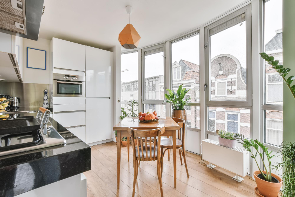 Advantages of Glass Cabinet Doors in Kitchen
