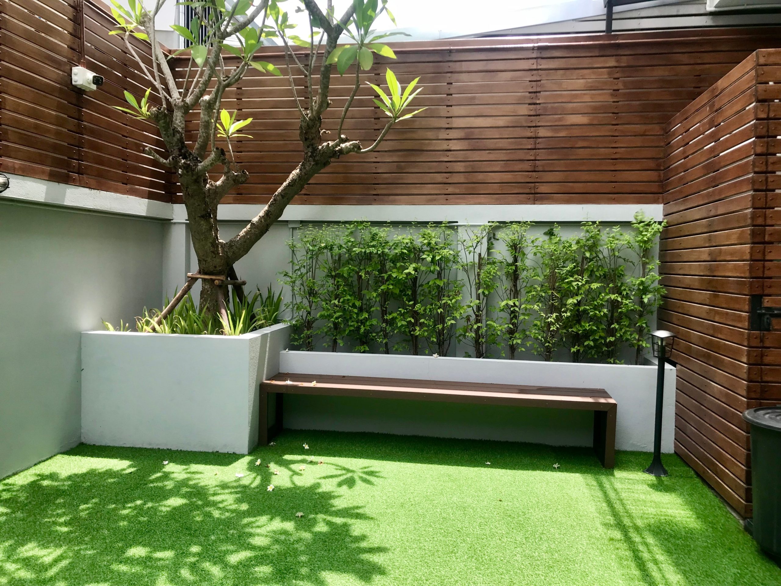 Unique Ideas to Use Artificial Grass for Home Interiors